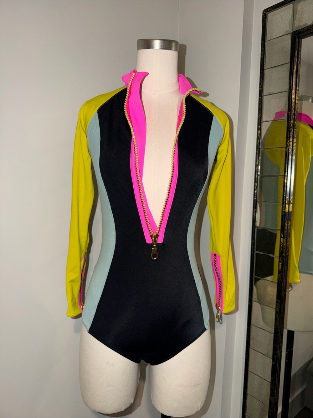 H&M Scuba Swimsuit - Picture 3 of 8